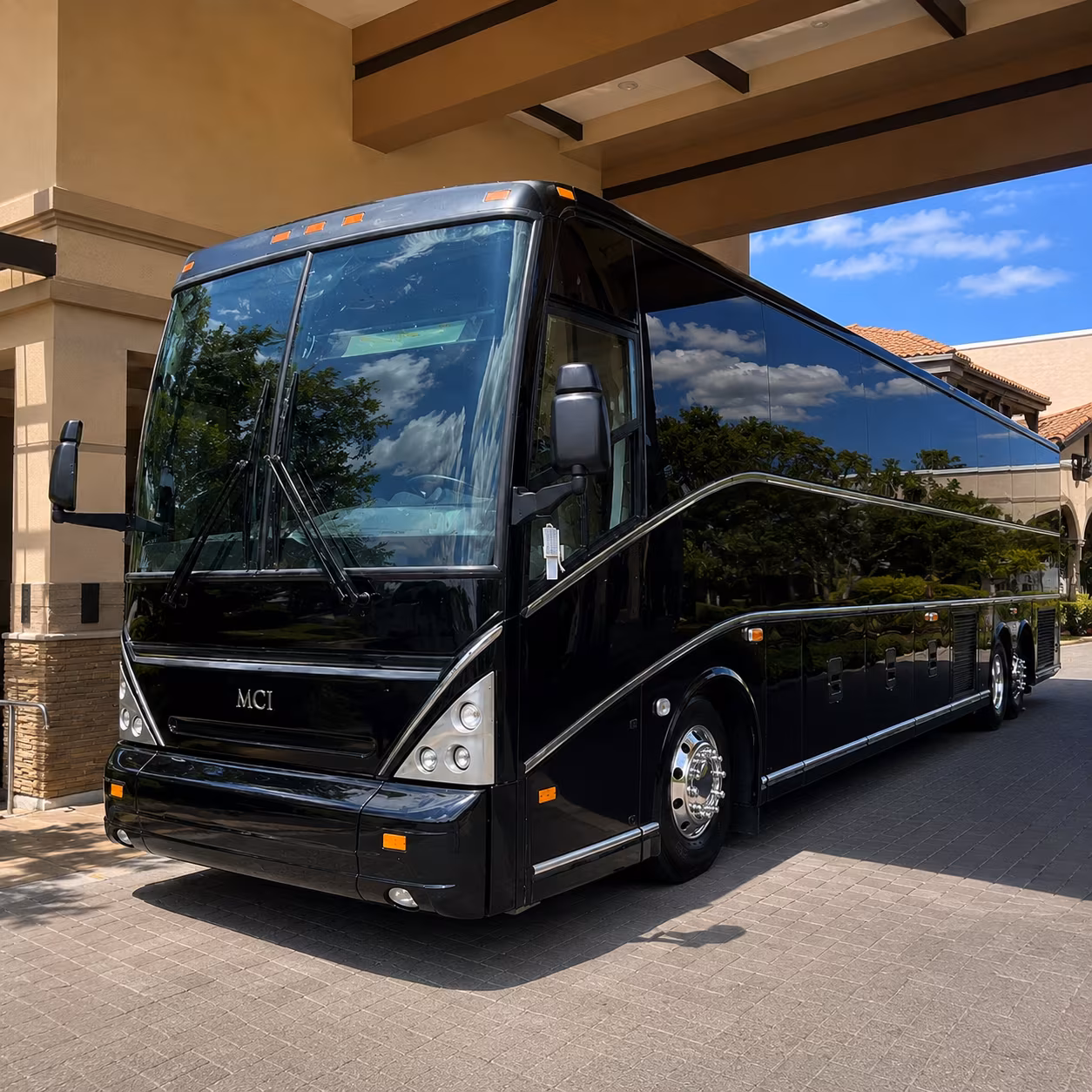 convention shuttle buses between edinburg hotels and rio grande valley venues