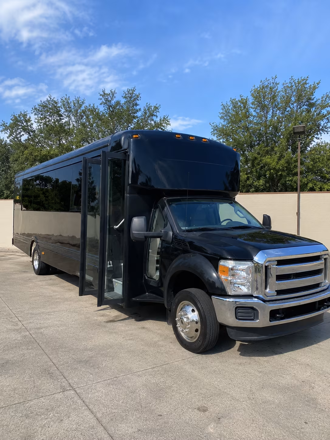 edinburg 20 passenger party bus