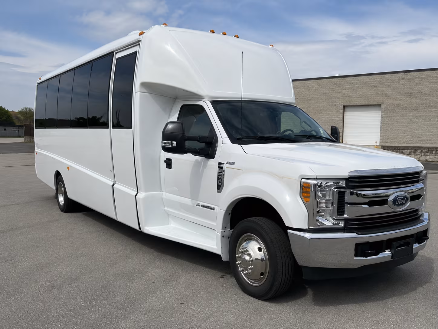 minibus rentals to hacienda san juan winery and local rgv tastings
